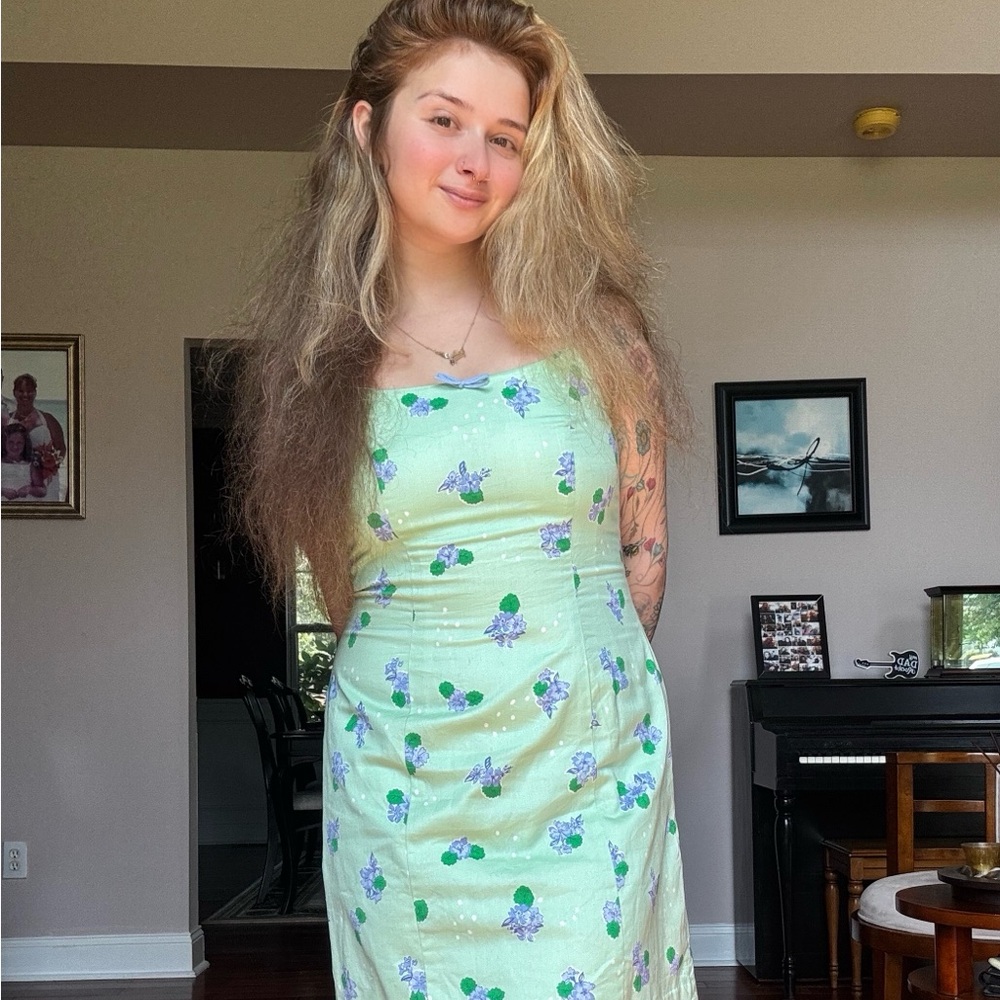 CUTESY GREEN FLORAL DRESS - CHARLOTTE TILBURY